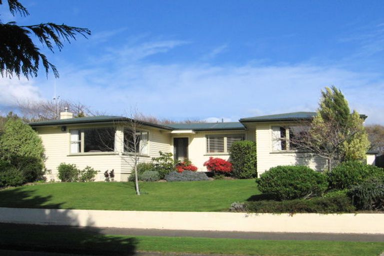 Photo of property in 24 Newcastle Street, Hokowhitu, Palmerston North, 4410