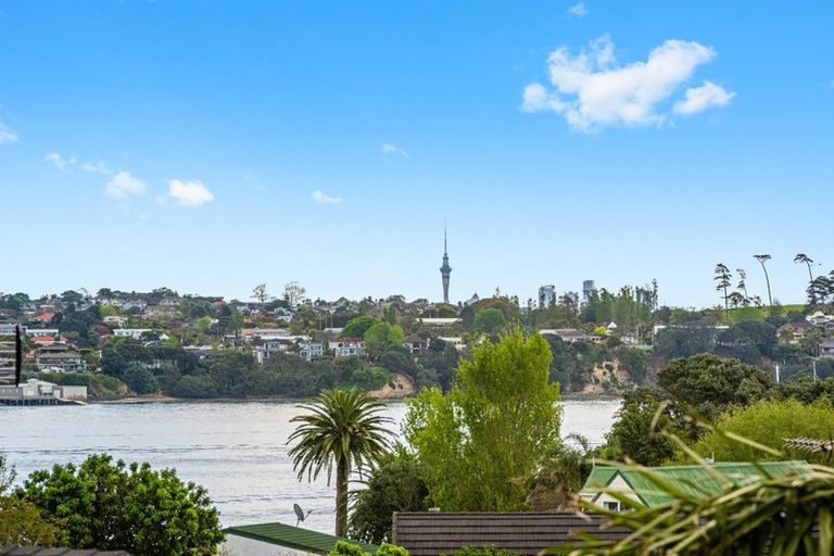 Photo of property in 37 Clovelly Road, Bucklands Beach, Auckland, 2012