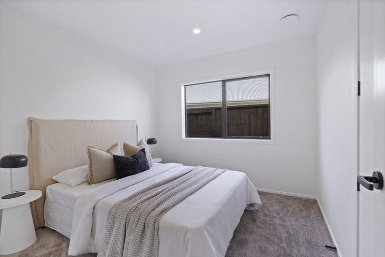 Photo of property in 22 Oneone Street, Cambridge, 3493