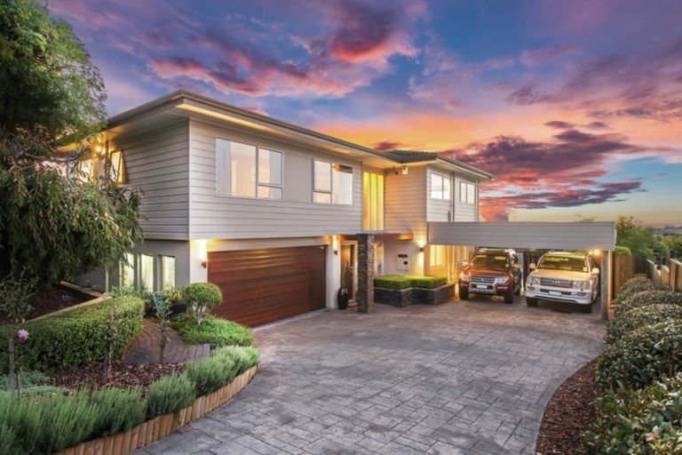 Photo of property in 148 Bleakhouse Road, Mellons Bay, Auckland, 2014