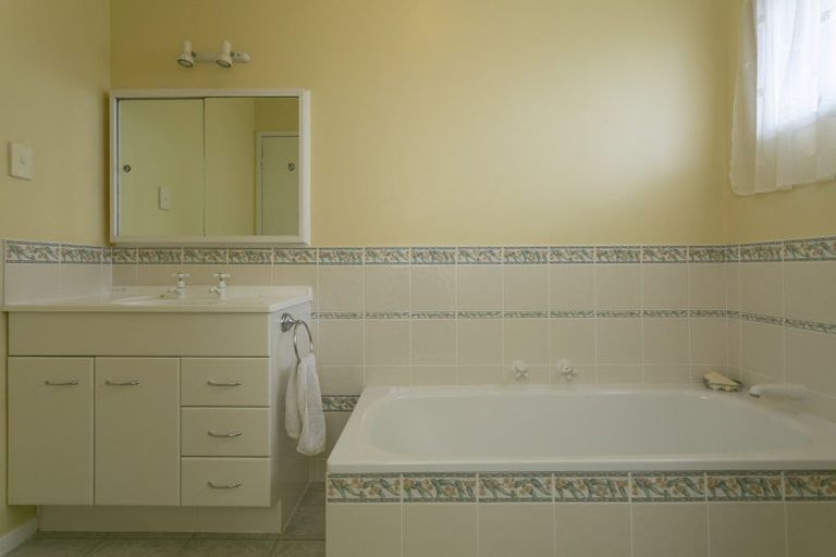 Photo of property in 31 Kotare Street, Hilltop, Taupo, 3330