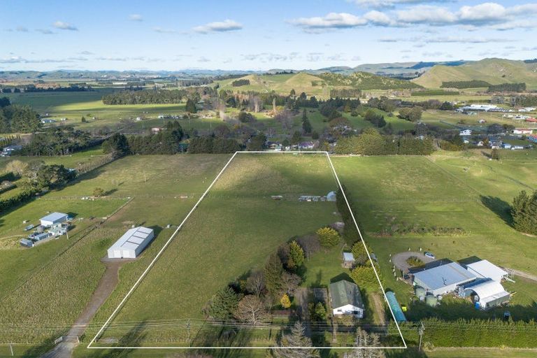 Photo of property in 16 Nancy Street, Takapau, 4203