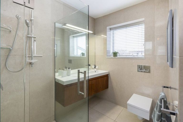 Photo of property in 3/99 Aikmans Road, Merivale, Christchurch, 8014