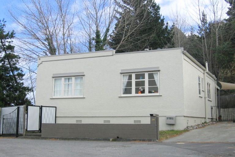 Photo of property in 28 Havelock Road, Hospital Hill, Napier, 4110