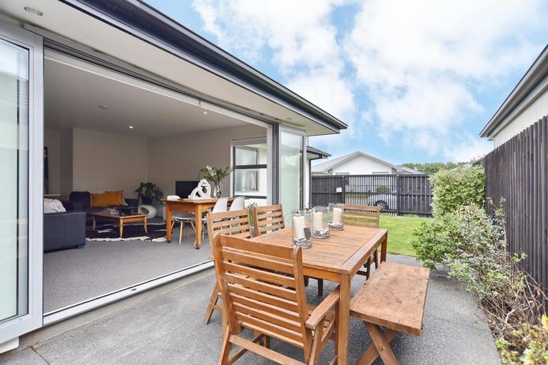 Photo of property in 11 Robalan Close, Halswell, Christchurch, 8025