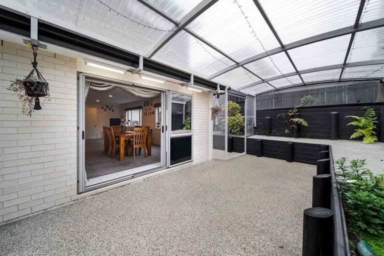 Photo of property in 9 Seresin Crescent, Flat Bush, Auckland, 2016