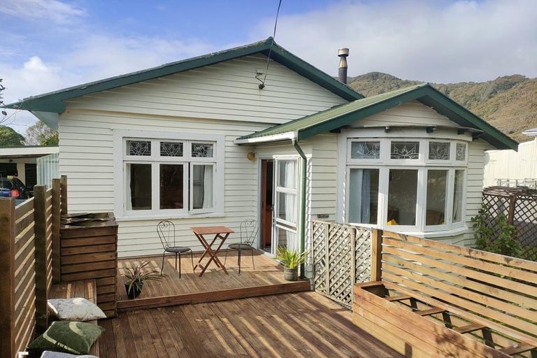 Photo of property in 7 Greenfield Street, Hector, 7822