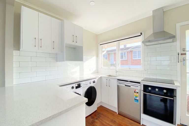 Photo of property in 2/60 Church Street, Northcote Point, Auckland, 0627