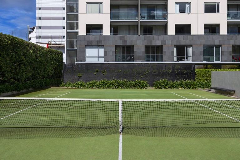 Photo of property in Sanctum Apartment, 10 Ebor Street, Te Aro, Wellington, 6011