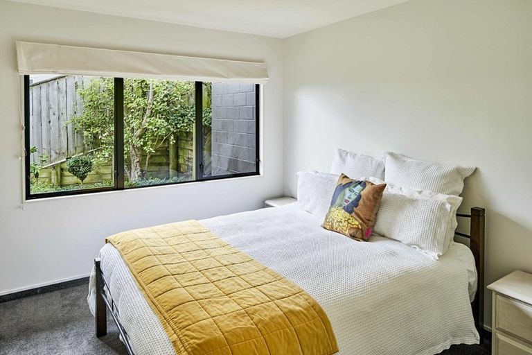 Photo of property in 17 Paremata Drive, Paremata, Porirua, 5024