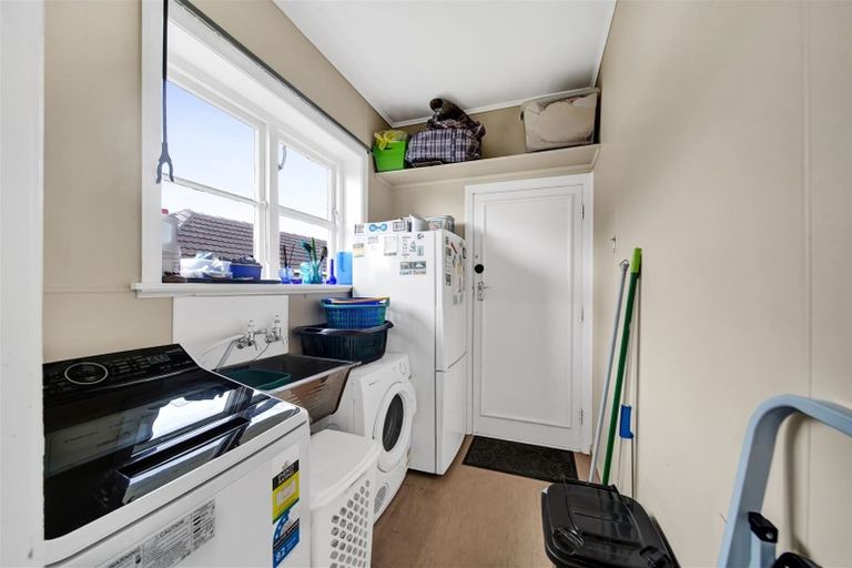 Photo of property in 40-42 Dixon Avenue, Hawera, 4610