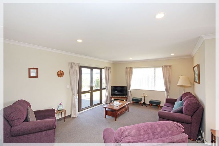 Photo of property in 93a Queen Street West, Levin, 5510