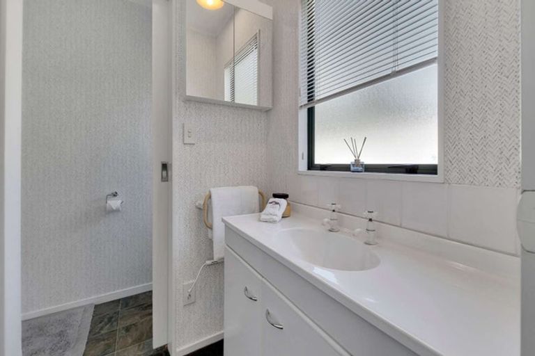 Photo of property in 70 Tawavale Street, Pukehangi, Rotorua, 3015