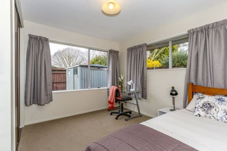 Photo of property in 10 Godfrey Place, Ilam, Christchurch, 8041