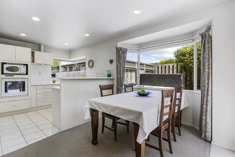 Photo of property in 2/27 Sorrel Crescent, Bucklands Beach, Auckland, 2012