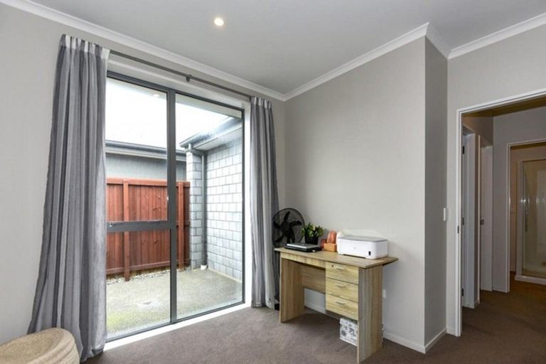 Photo of property in 26 George West Square West, Wigram, Christchurch, 8025