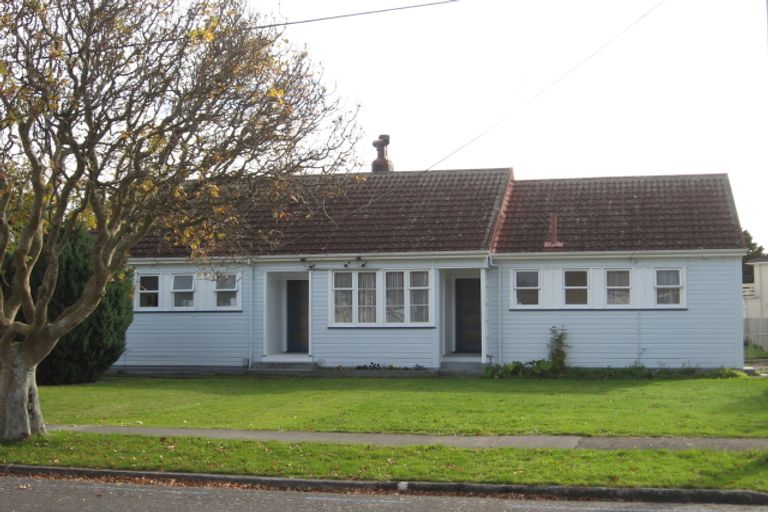 Photo of property in 24-26 Gibson Crescent, Naenae, Lower Hutt, 5011
