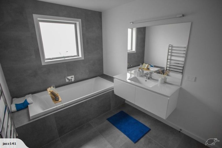 Photo of property in 68 Stace Hopper Drive, One Tree Point, 0118