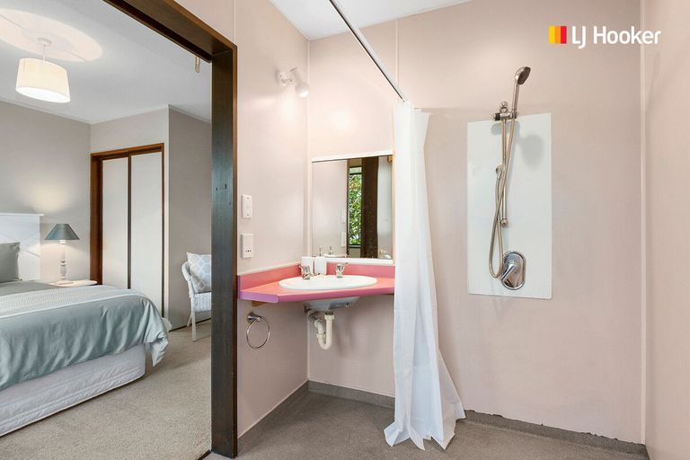 Photo of property in 220 South Road, Caversham, Dunedin, 9012