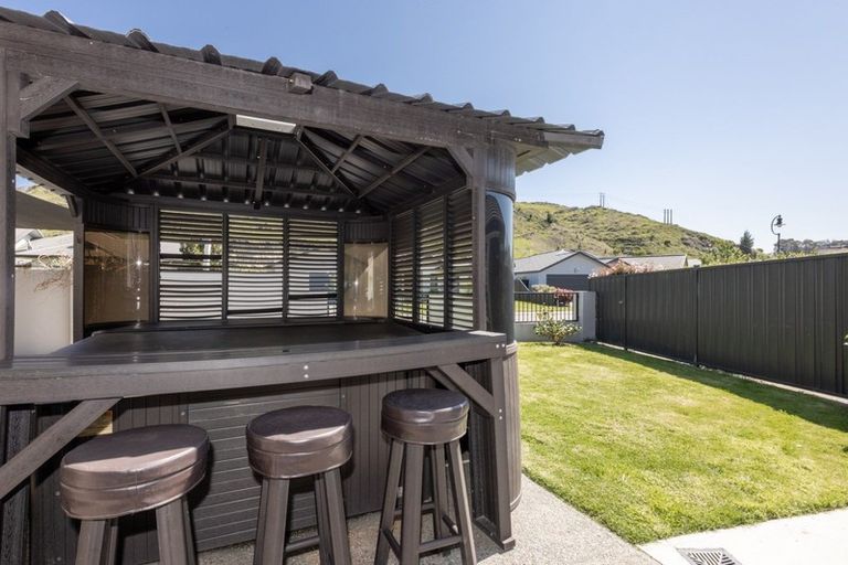Photo of property in 3 Pinotage Drive, Greenmeadows, Napier, 4112