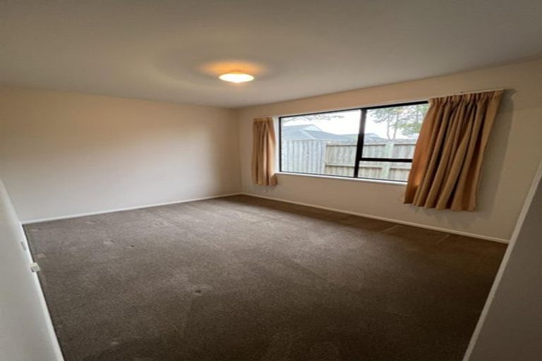 Photo of property in 1/17 Aberfoyle Place, Parklands, Christchurch, 8083