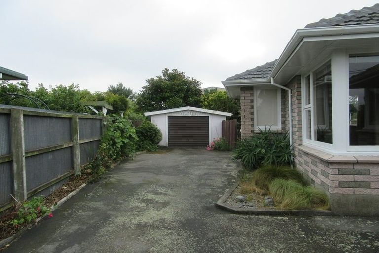 Photo of property in 4 Fairmile Place, Russley, Christchurch, 8042