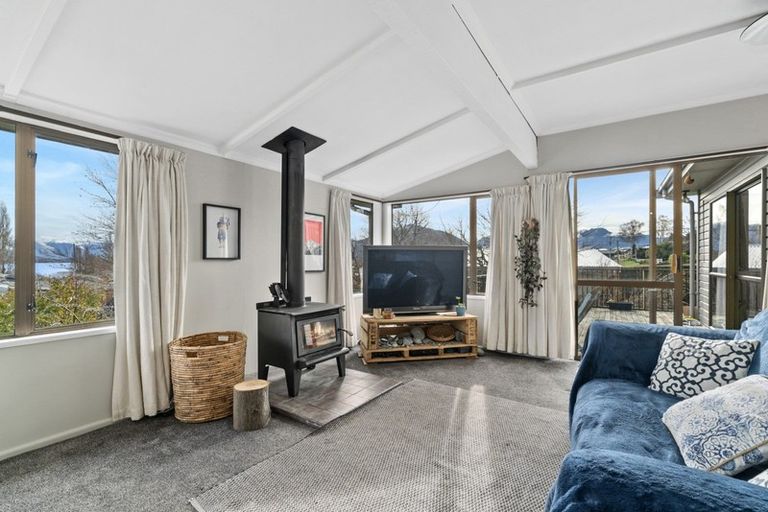 Photo of property in 116 Beacon Point Road, Wanaka, 9305