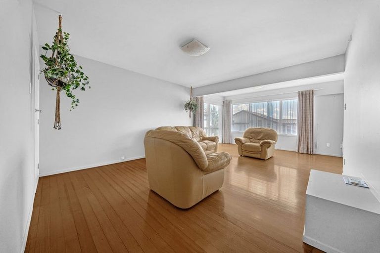 Photo of property in 1/261 Don Buck Road, Massey, Auckland, 0614