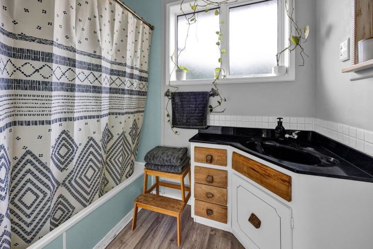 Photo of property in 1 Pohutukawa Drive, Opunake, 4616