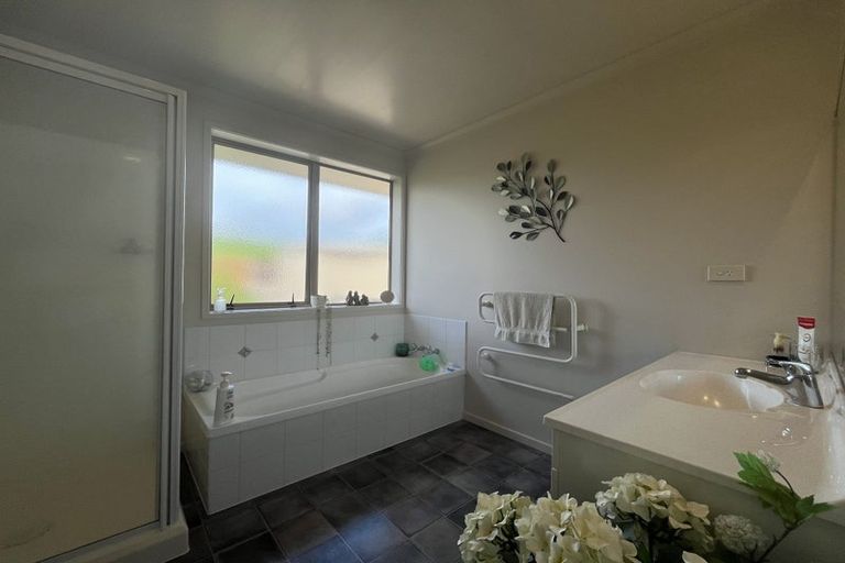 Photo of property in 80 Sterling Gate Drive, Bethlehem, Tauranga, 3110