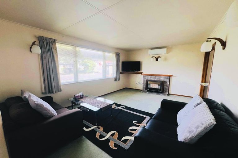 Photo of property in 6 Lewis Place, Highbury, Palmerston North, 4412