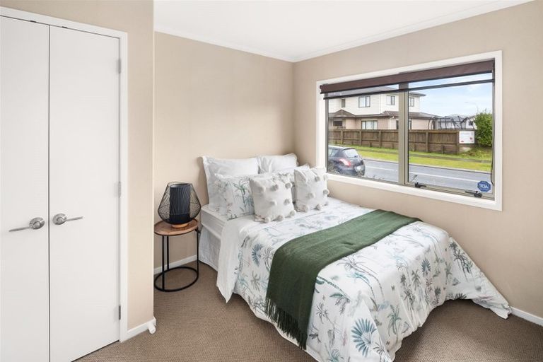 Photo of property in 226 Mark Avenue, Grenada Village, Wellington, 6037