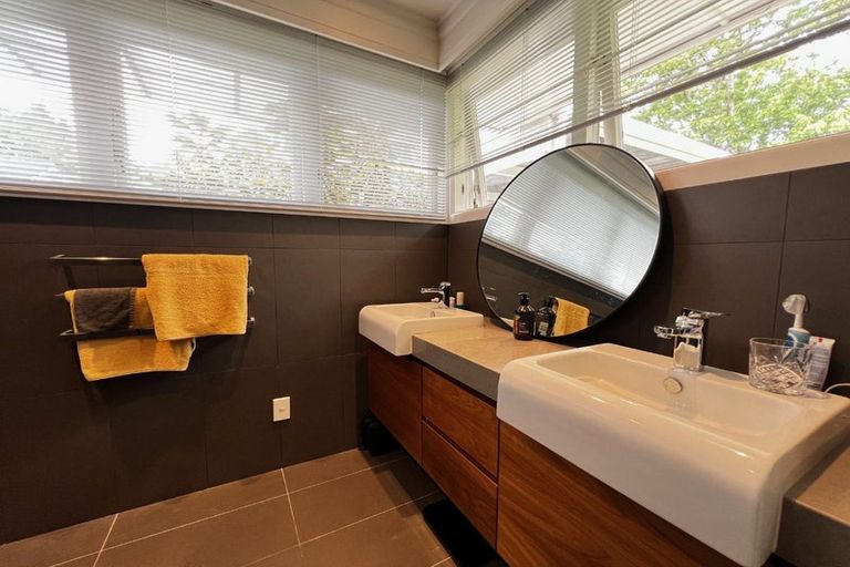 Photo of property in 77 Sunnybrae Road, Hillcrest, Auckland, 0627