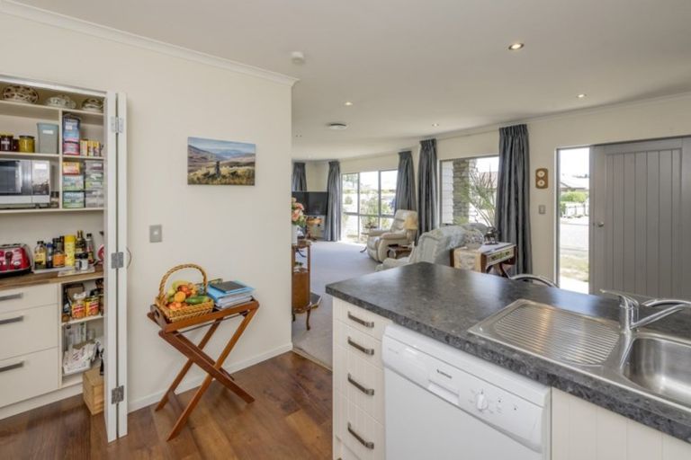 Photo of property in 16 Barry Curtis Place, Levin, 5510