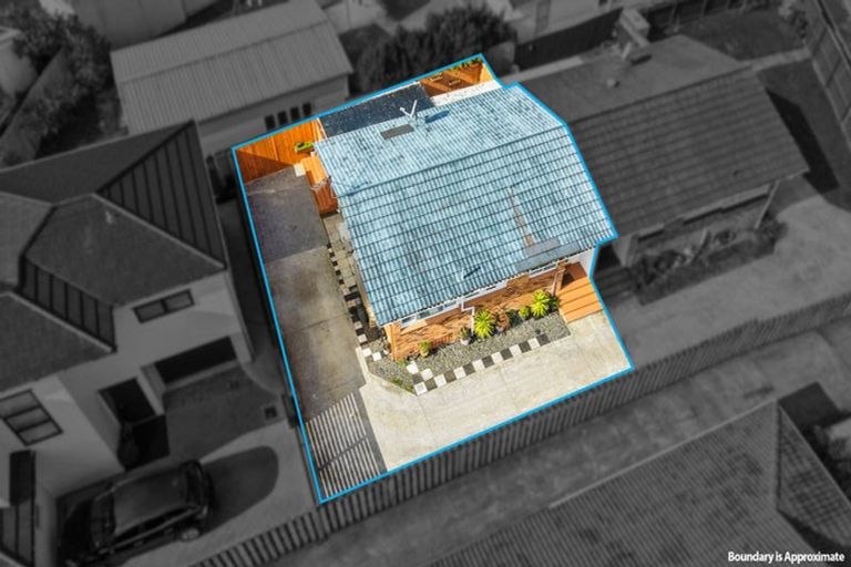 Photo of property in 20b Dale Crescent, Pakuranga, Auckland, 2010