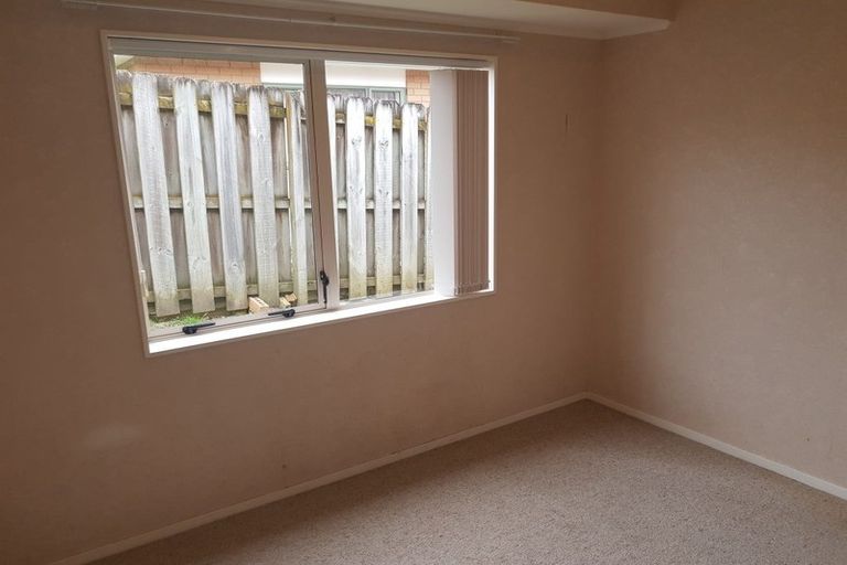 Photo of property in 33 Martin Jugum Lane, Ranui, Auckland, 0612