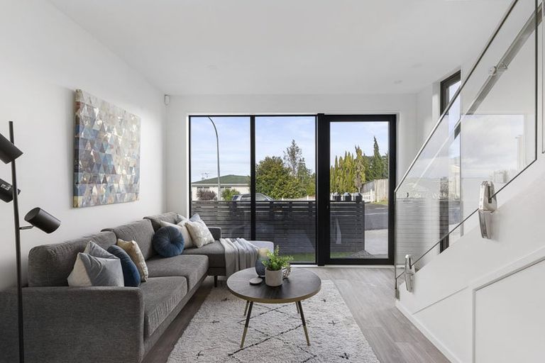 Photo of property in 14c Andrew Road, Howick, Auckland, 2010