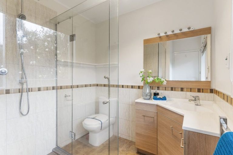 Photo of property in 35 Gretel Place, Hillcrest, Auckland, 0627