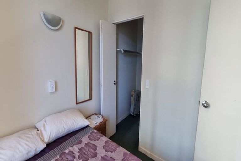 Photo of property in Terrace Tower Apartments, 5a/126 The Terrace, Wellington Central, Wellington, 6011