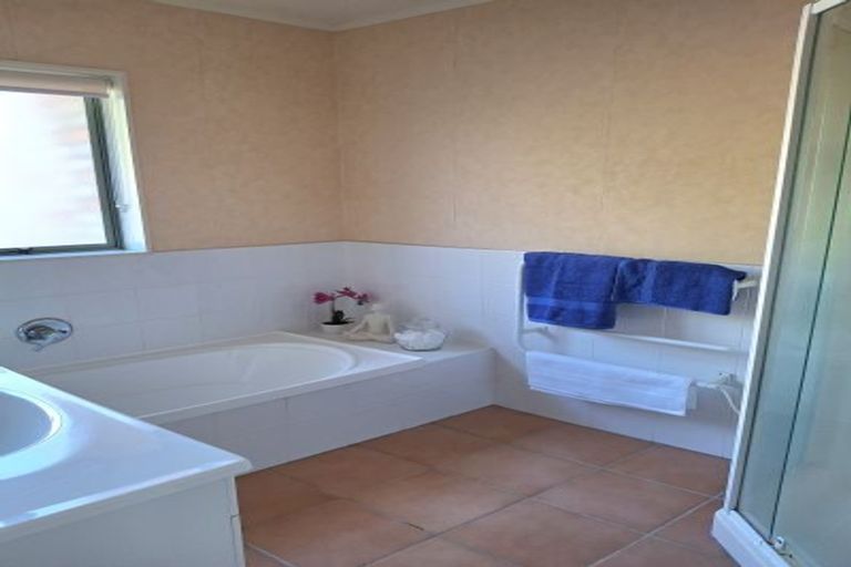 Photo of property in 3 Kimshee Way, Tuakau, 2121