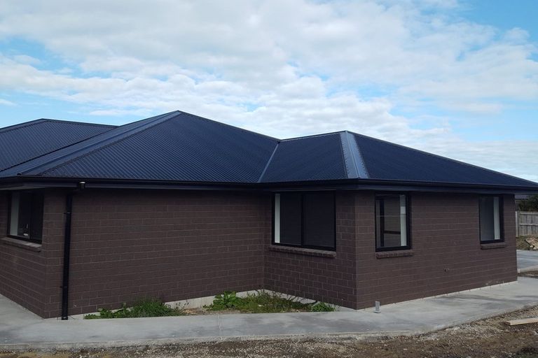 Photo of property in 42 Phillips Street, Sanson, 4817