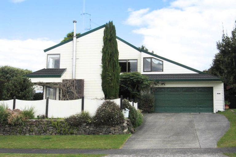 Photo of property in 32 Endeavour Avenue, Welcome Bay, Tauranga, 3112