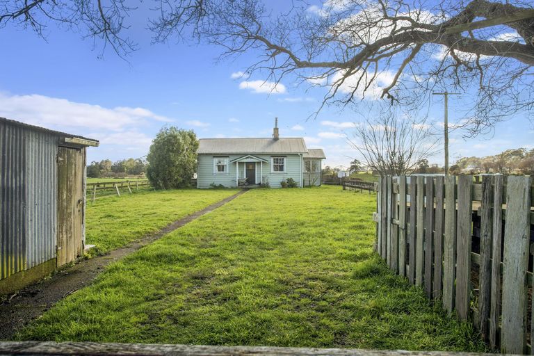 Photo of property in 150 Sutton Road, Drury, 2113