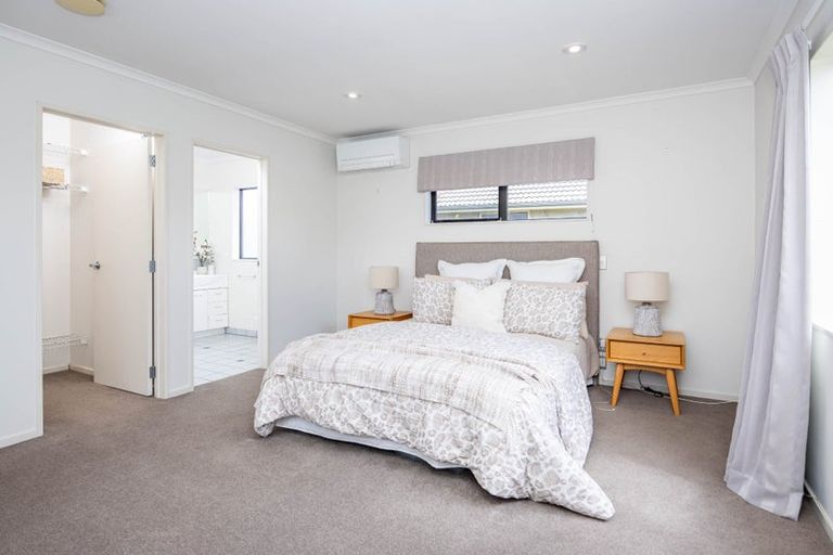 Photo of property in 17 Innswood Place, Rototuna North, Hamilton, 3210