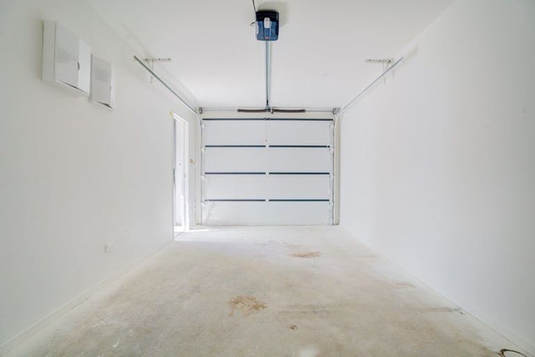 Photo of property in 12 South Pacific Place, Henderson, Auckland, 0612