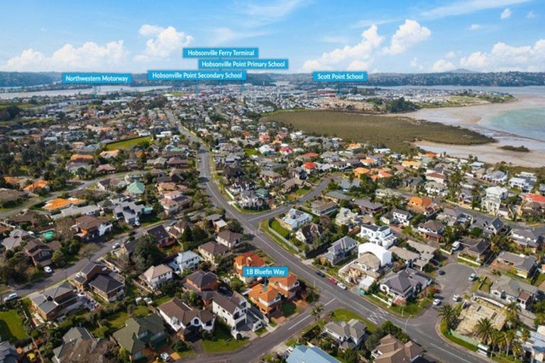 Photo of property in 2/1 Bluefin Way, West Harbour, Auckland, 0618