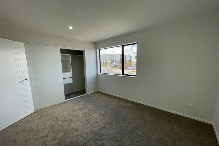 Photo of property in 3b Putiputi Way, Papakura, 2110