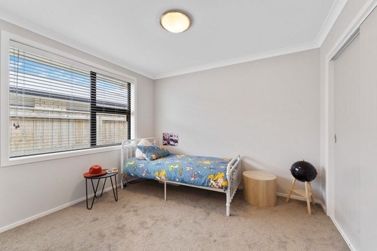 Photo of property in 1 Seagrass Place, Otaki Beach, Otaki, 5512