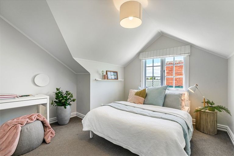 Photo of property in 4 William Bond Street, Stanley Point, Auckland, 0624