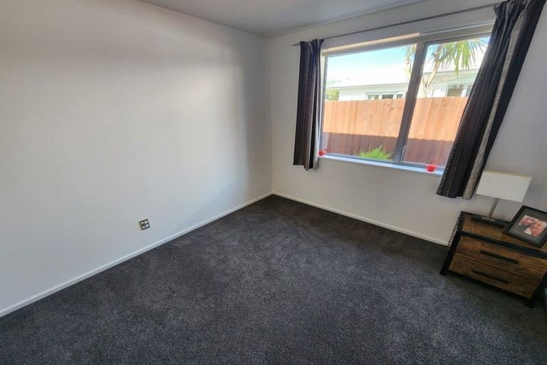 Photo of property in 26 Pohutukawa Crescent, Parklands, Christchurch, 8083